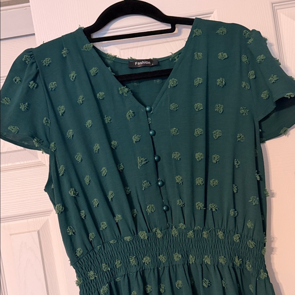 Elegant Green Maxi Dress - Picture 2 of 3